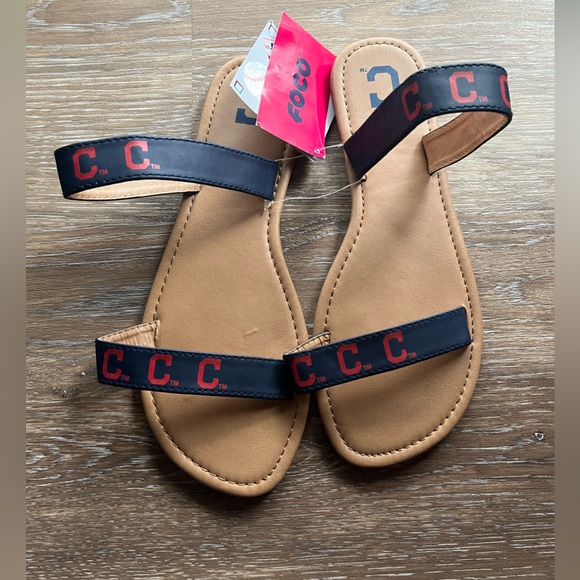 FOCO Sandals - Cleveland Indians (Guardians) - Picture 2 of 5